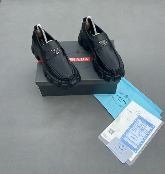 Prada Mocassins en Cuir Noir