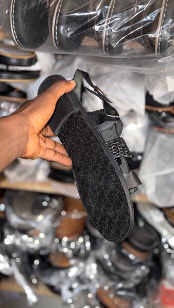 Sandales en cuir tressé