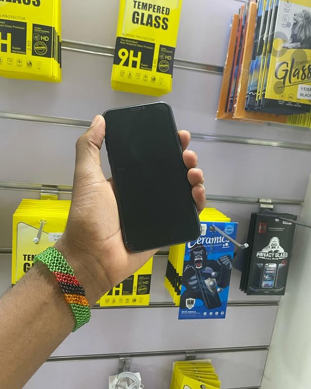 BRAND NEW IPHONE 🍏 pro 