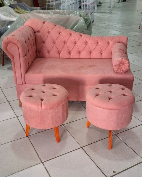 Canapé rose élégant
