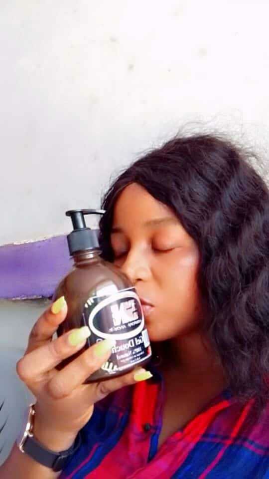 GEL DOUCHE SAVON NOIR ROYAL