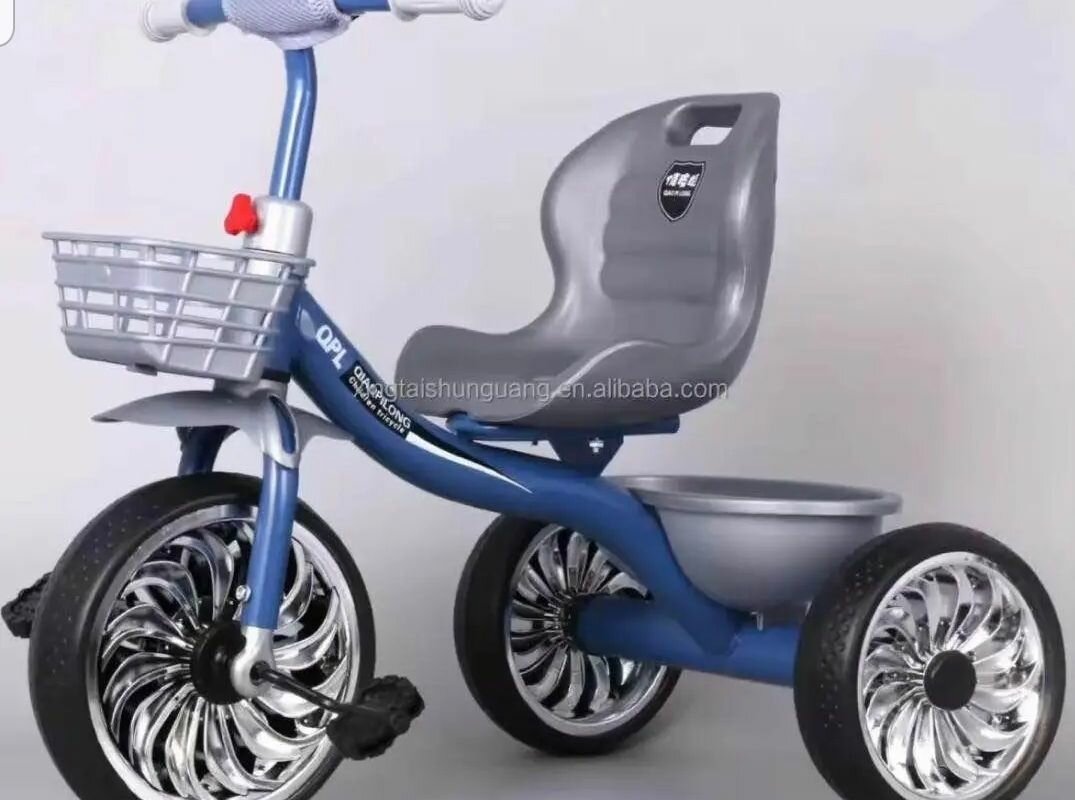 Tricycle enfant avec panier