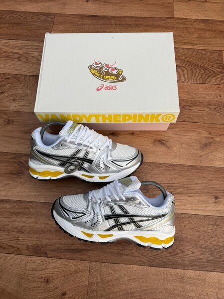 Baskets ASICS Vandythepink