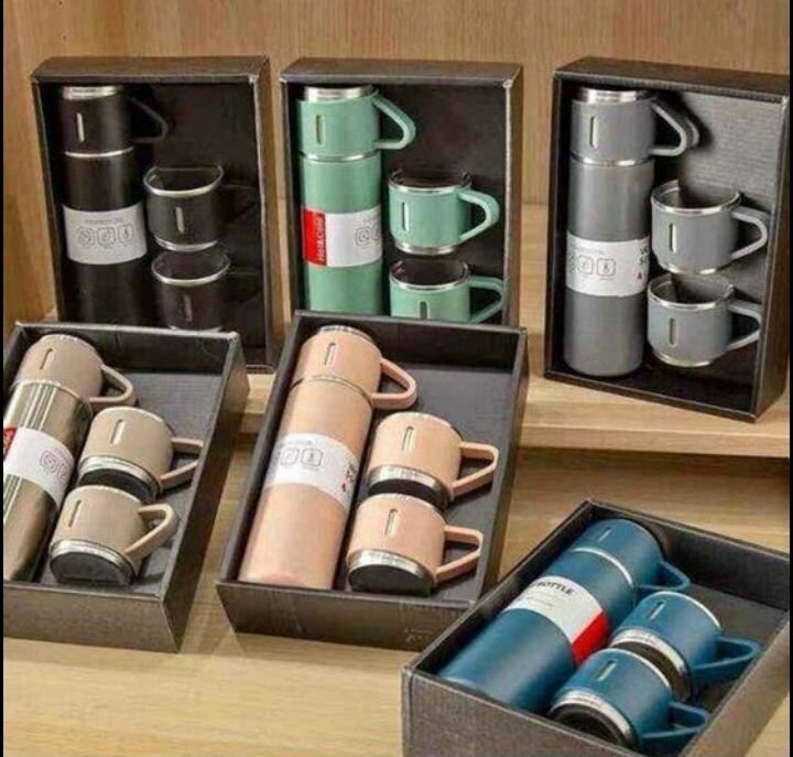 Set de Bouteilles Thermos et Tasses