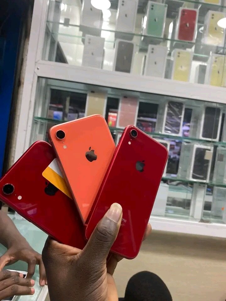 iPhone XR - Couleurs Vibrantes