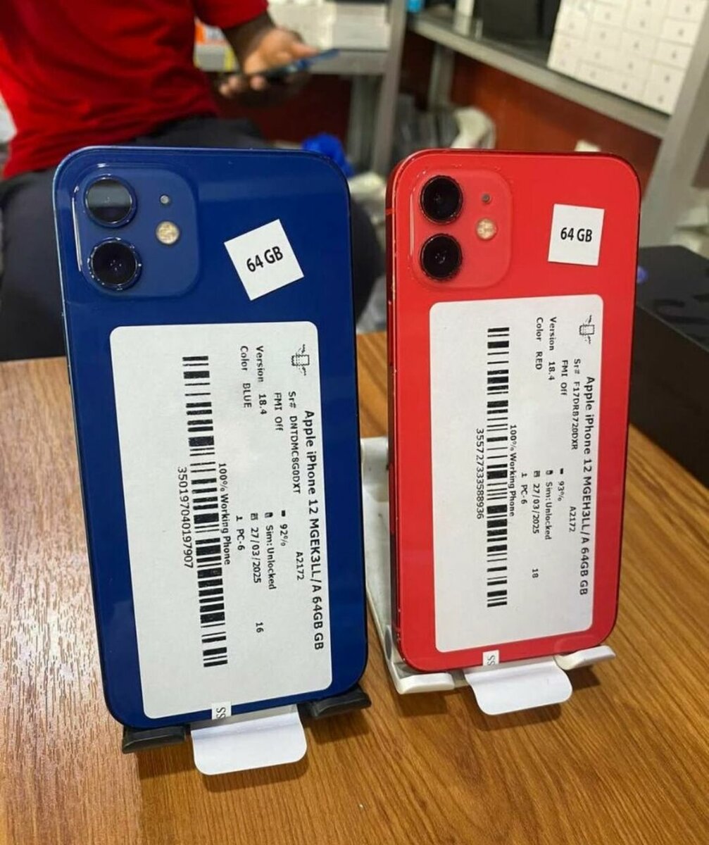 Apple iPhone 12 - 64GB