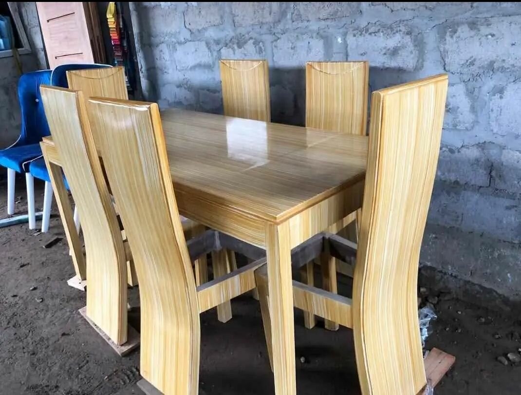 Ensemble Table et Chaises Moderne