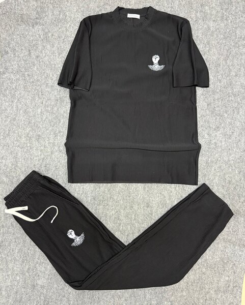 Ensemble de survêtement noir élégant