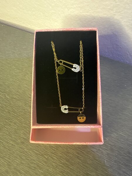 Collier élégant avec pendentif