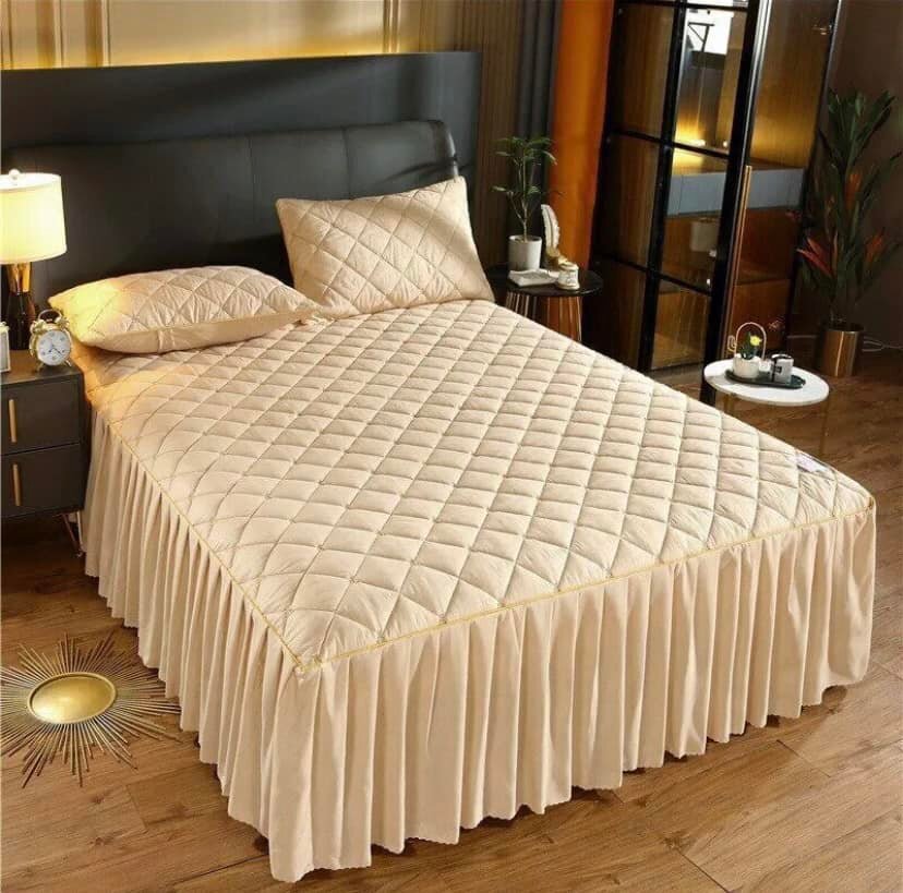 Bedroom set: waterproof quilted bedspread + pillowcases 2pcs