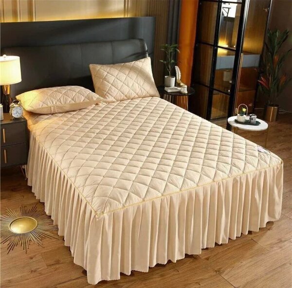 Bedroom set: waterproof quilted bedspread + pillowcases 2pcs