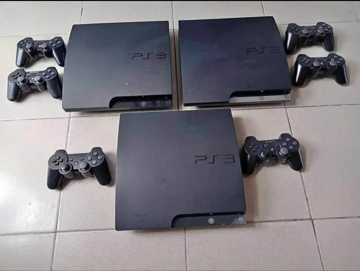 Console PS3 avec Manettes