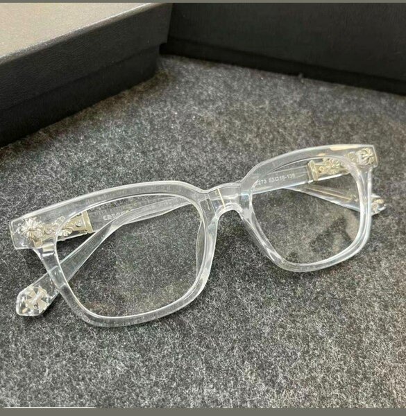 Lunettes carrées élégantes