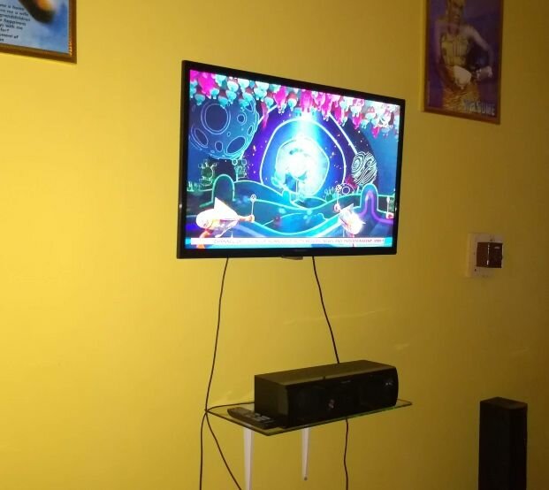 Skyworth 32" LED Digital satellite TV