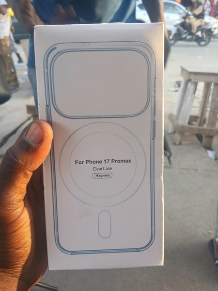 Coque transparente magnétique