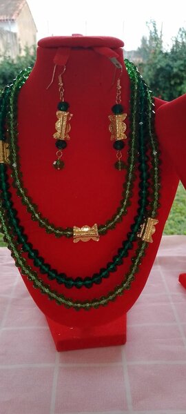 Collier et Boucles d'Oreilles Émeraude
