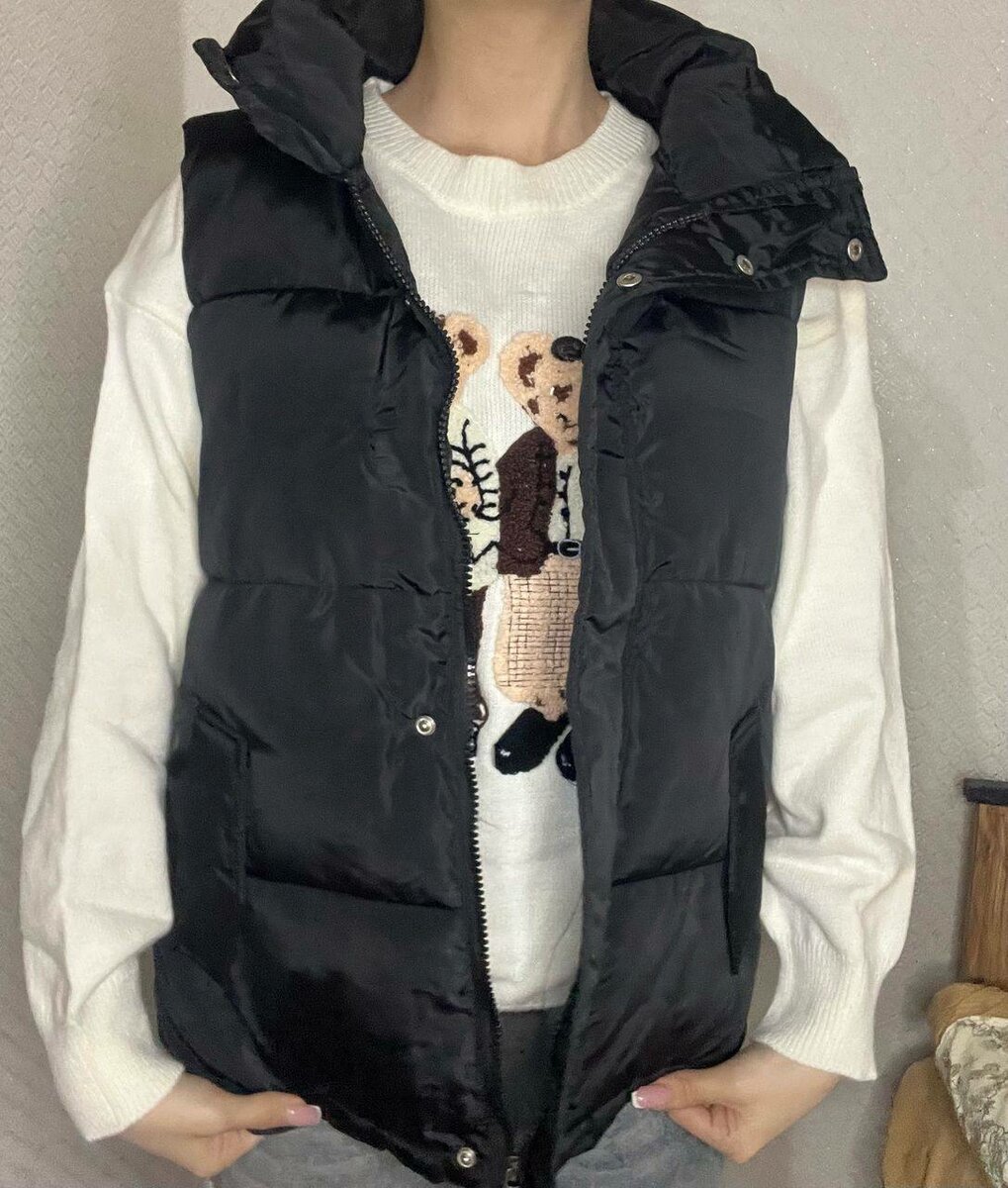 Безрукавки, жилетки