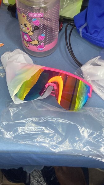 Lunettes de soleil arc-en-ciel