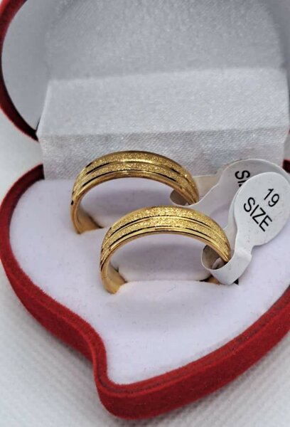 Bagues en or élégantes