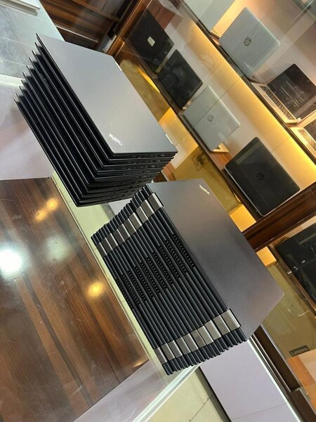 Lenovo thinkpad x380  Intel core i5  8th generation  256gb s