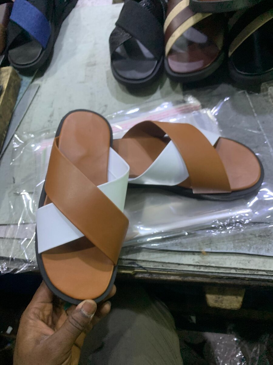 Sandales croisées élégantes