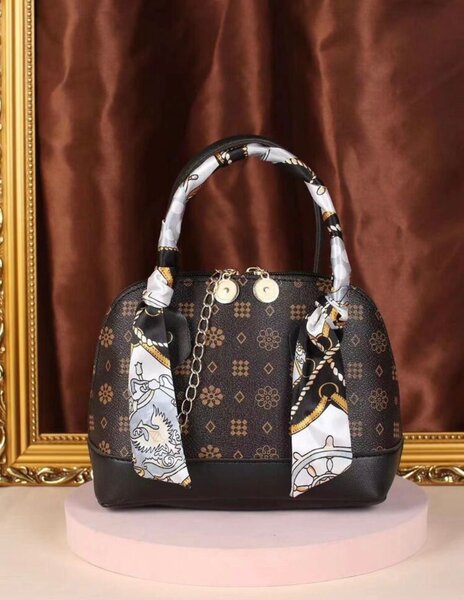 Sac à main avec foulard