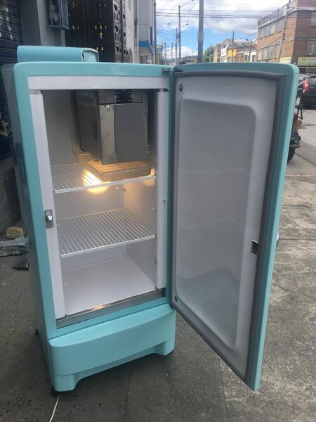 Réfrigérateur rétro bleu