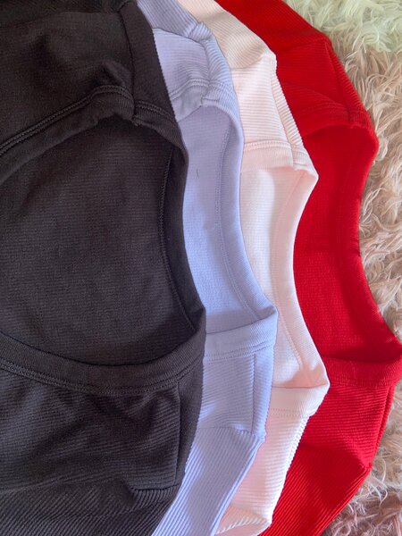 Lot de 4 T-shirts basiques