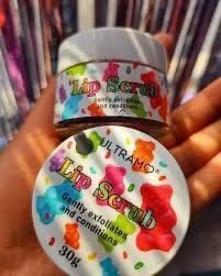 Exfoliating sugar lip scrub