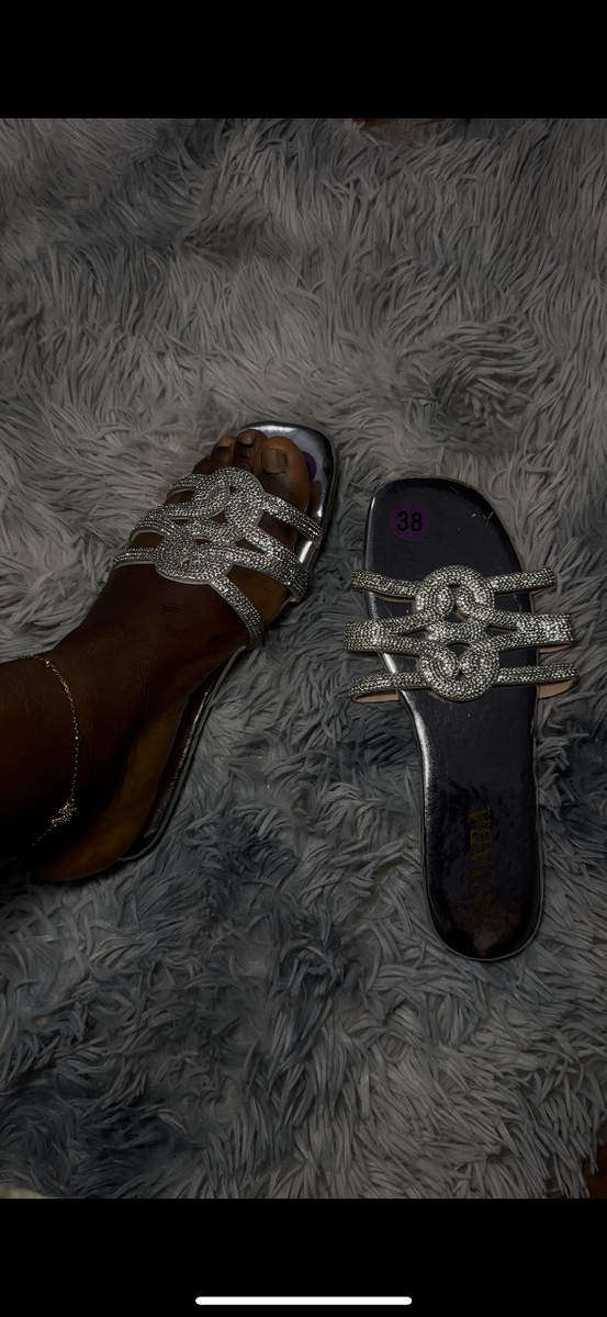 Sandales élégantes brodées