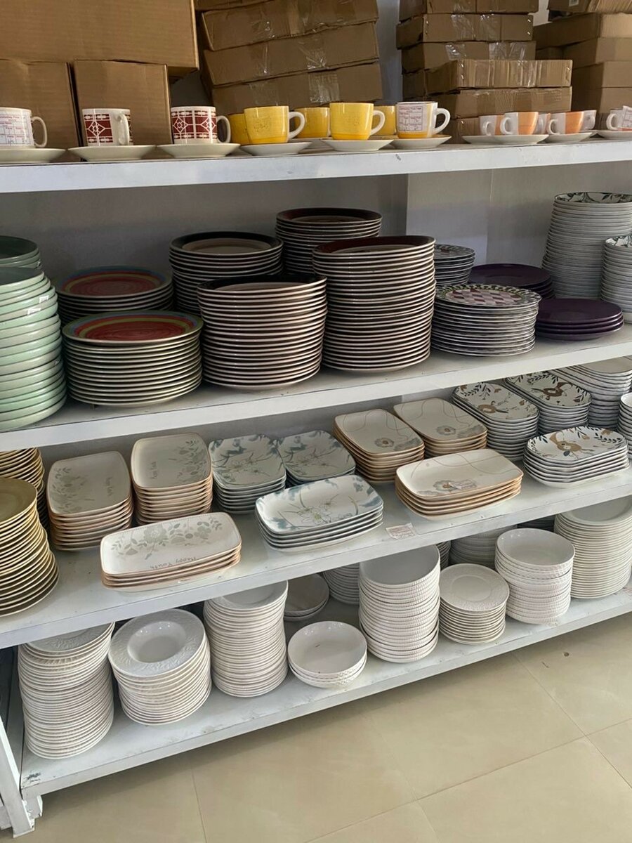Plates and mugs