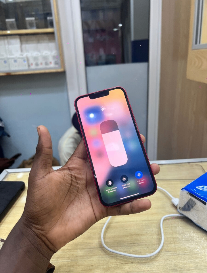 iPhone 13 simple