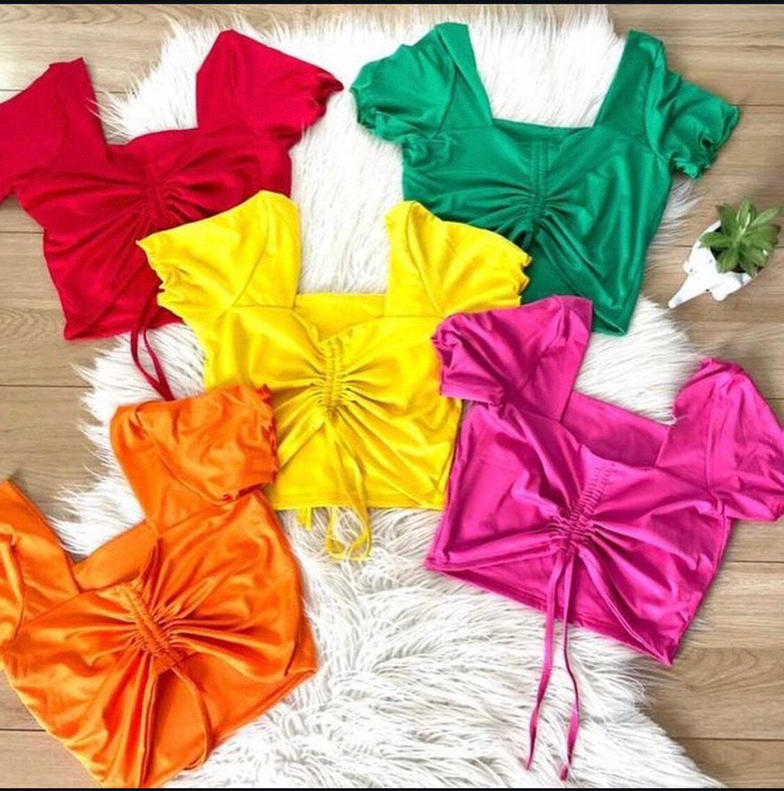 Tops colorés tendance femme
