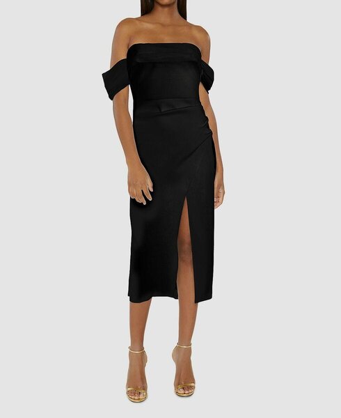 Robe noire disponible