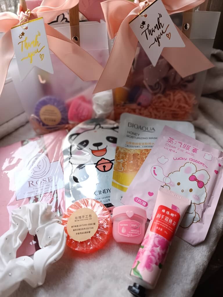 Подарочный бокс на 8 Марта