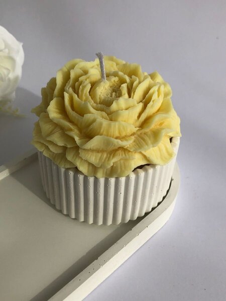 Flower candle