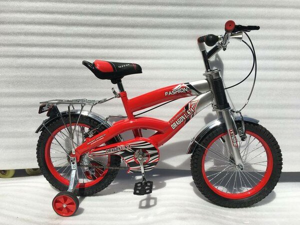 Vélo enfant avec roues stabilisatrices