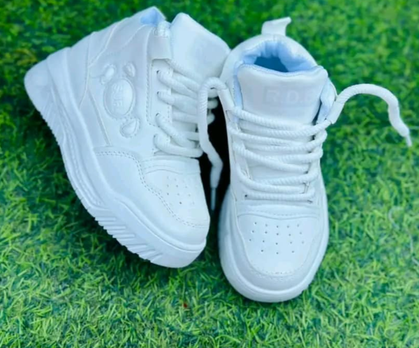 Kids sneakers