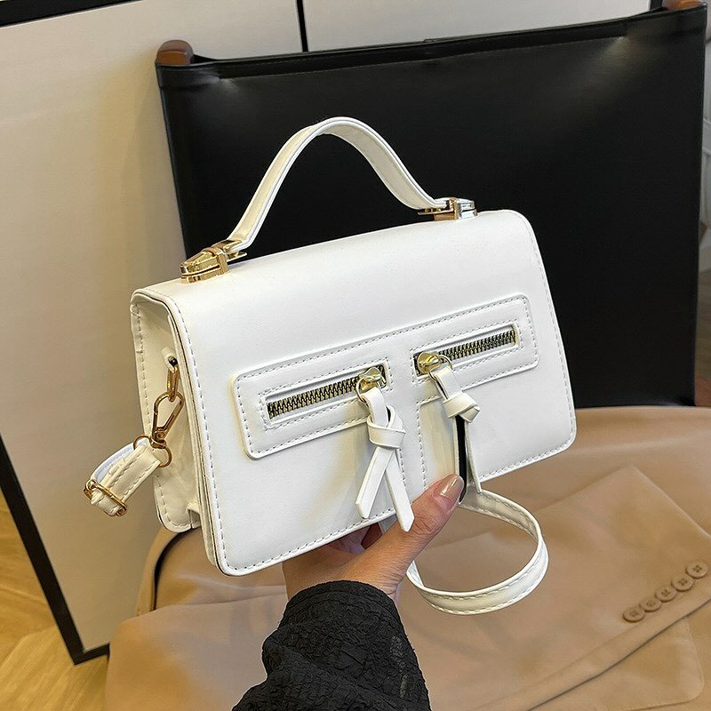 Stylish and fashionable women's bag white
