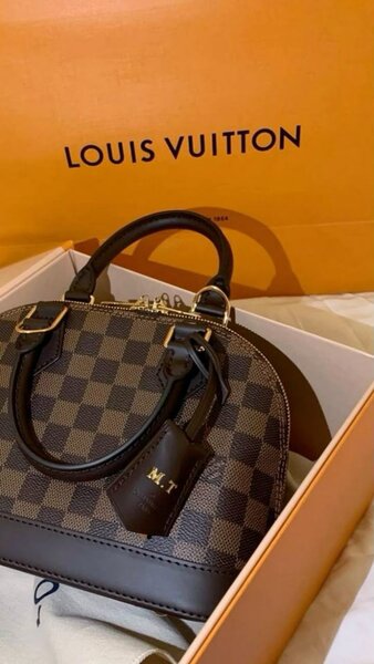 Sac à main luxe Fendi ou Louis Vuitton