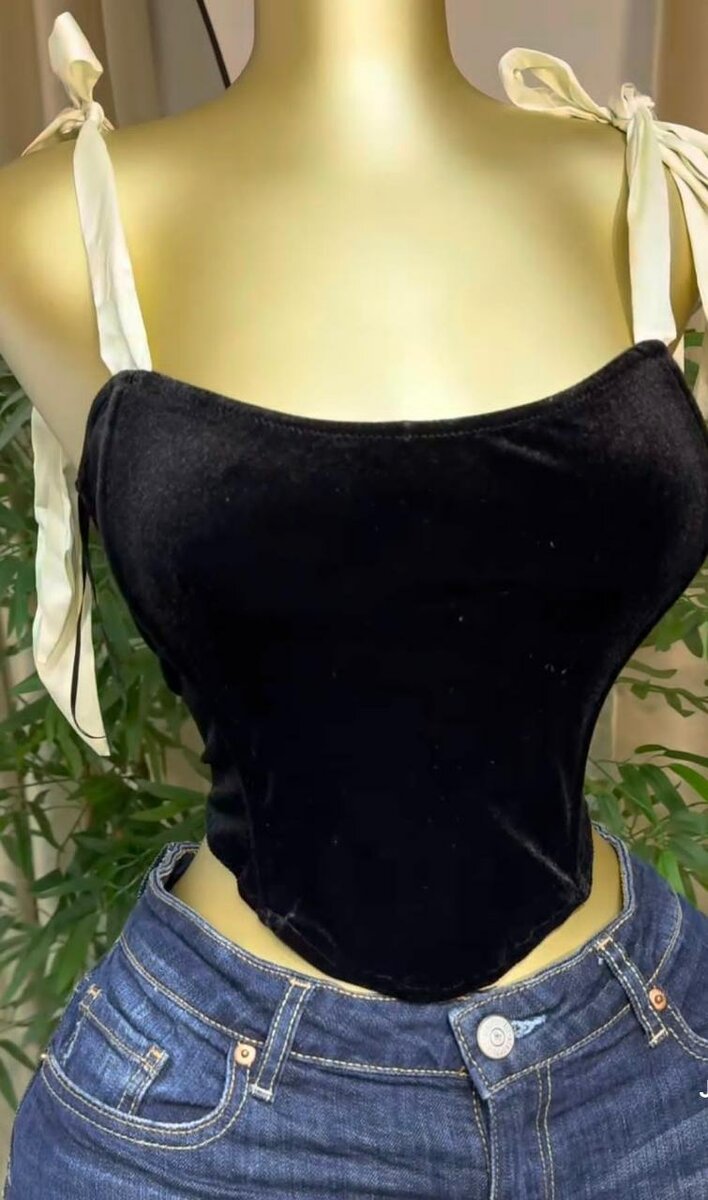 Corset en velours noir