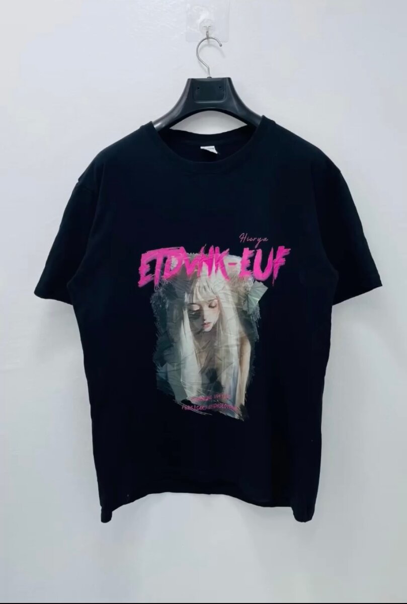 T-shirt noir imprimé tendance