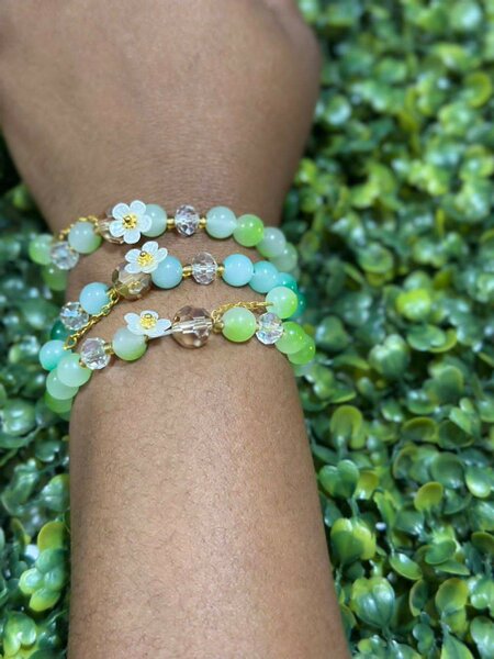 Women beaded charm bracelets