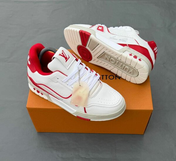 Baskets Louis Vuitton blanches et rouges