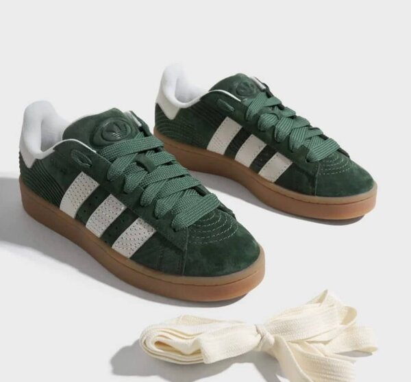 Baskets vertes en daim