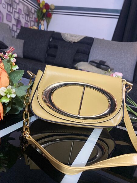 Sac à main chic doré