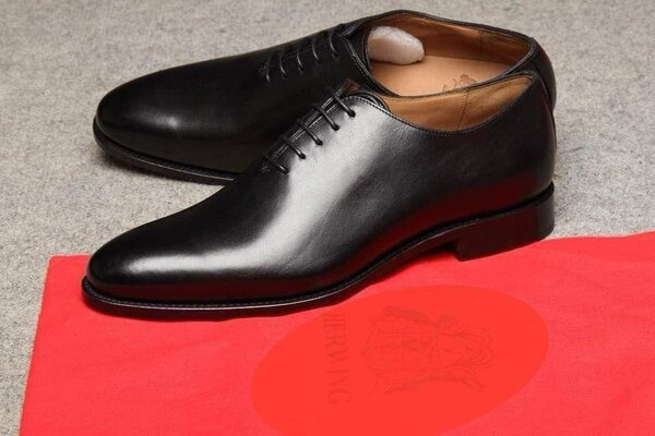 Chaussures Richelieu en cuir noir