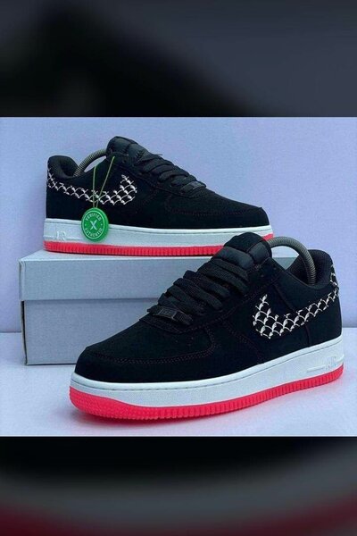 Nike Air Force Retro.