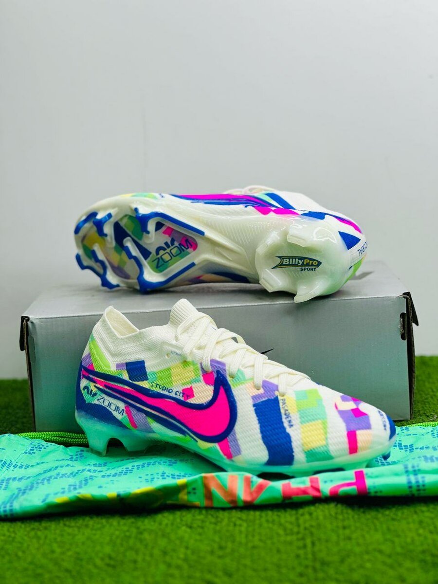 Soccer boots