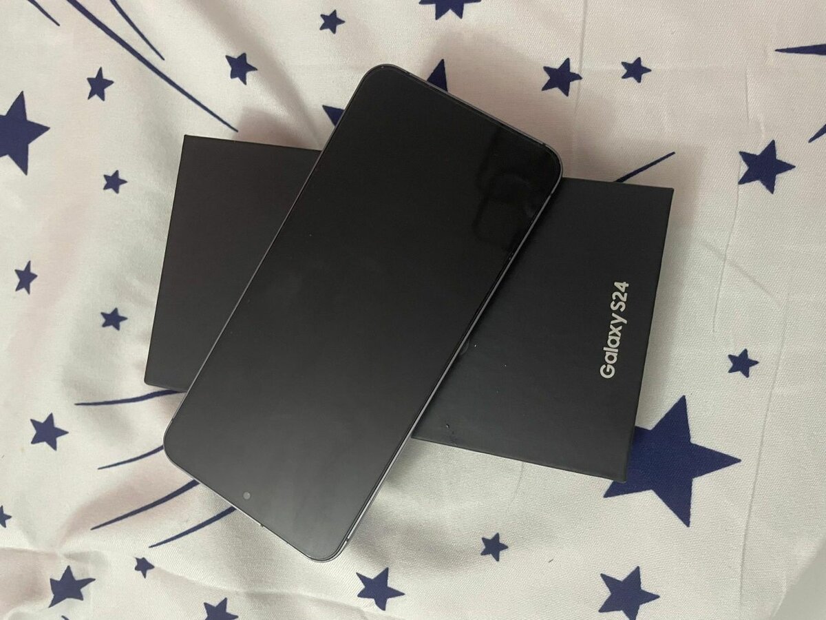 Samsung Galaxy S24 Smartphone